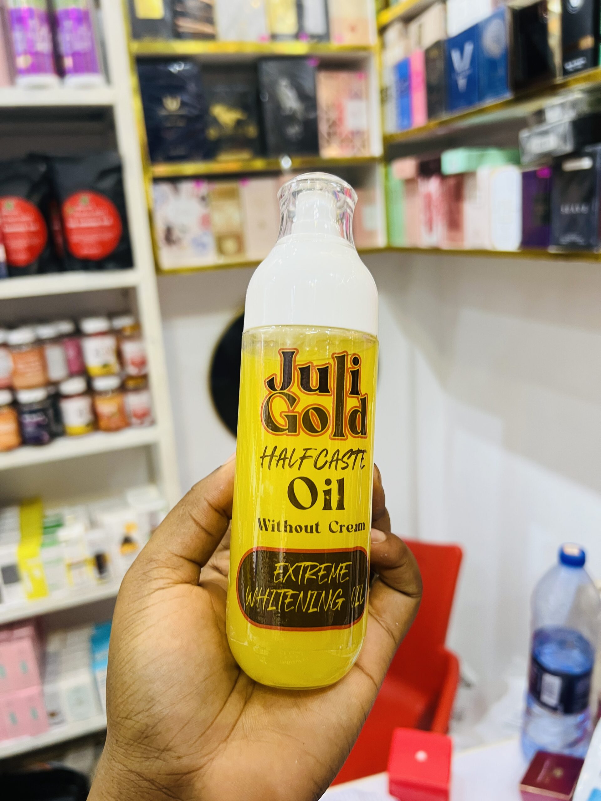 Juli gold halfcast oil