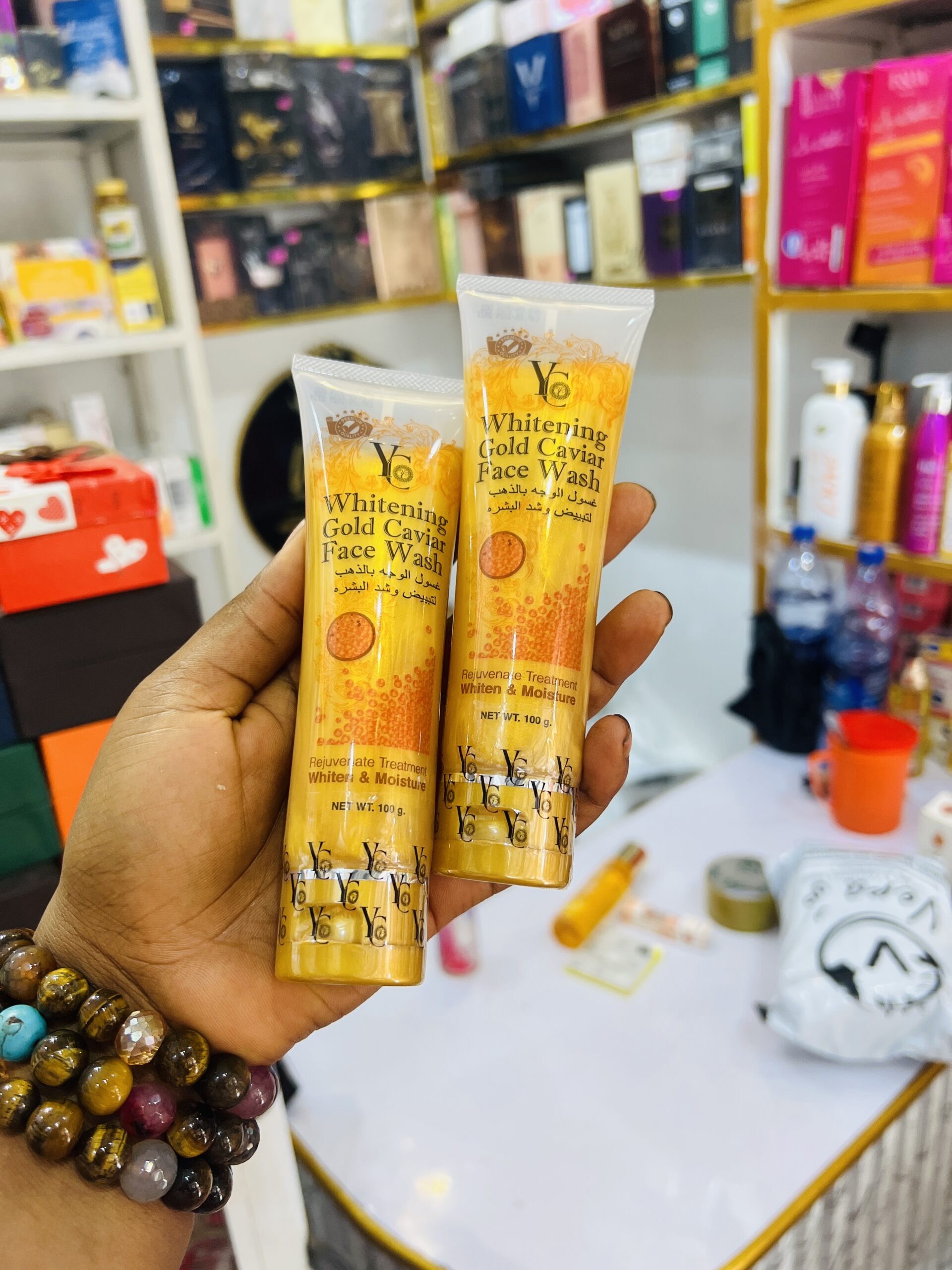 YC whitening gold carvier face wash